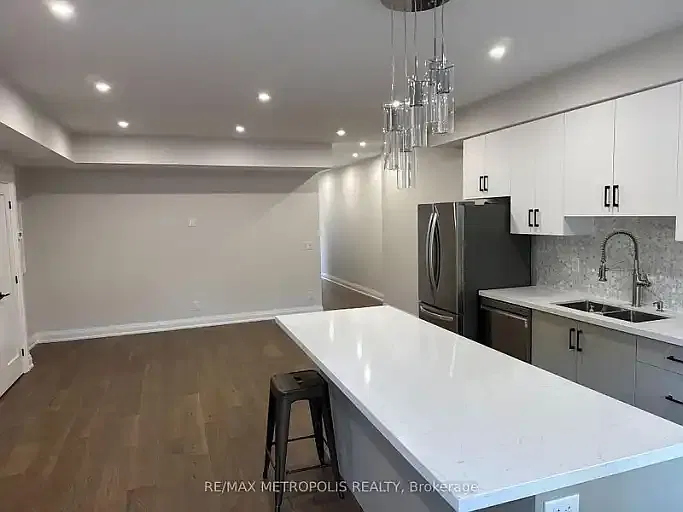 2 bed, 2.0 bath, 898 sqft, $3,250 — Photo 3