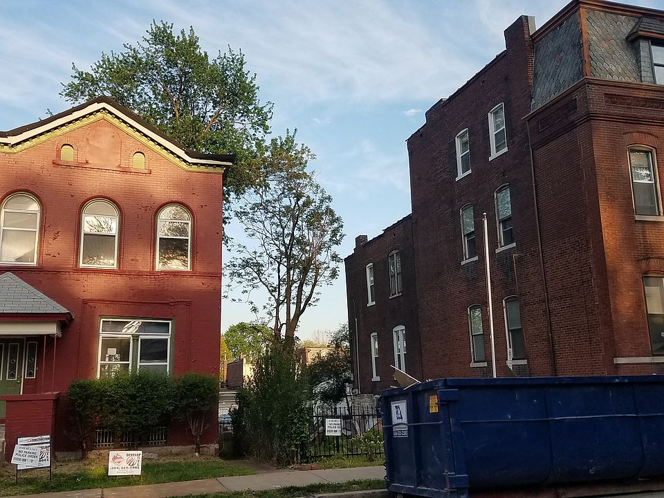 2nd image of 3228 California Ave