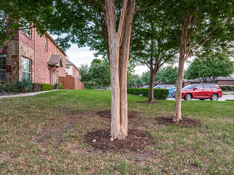 4828 Durham Dr — Photo 27