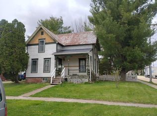 102 2nd St, Wyoming, IL 61421