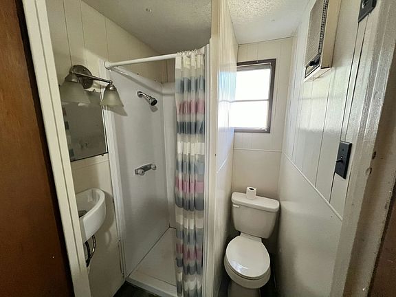 5th image of 7915 Elliott Rd #412