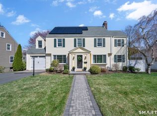 6 Paxton Rd, West Hartford, CT 06107