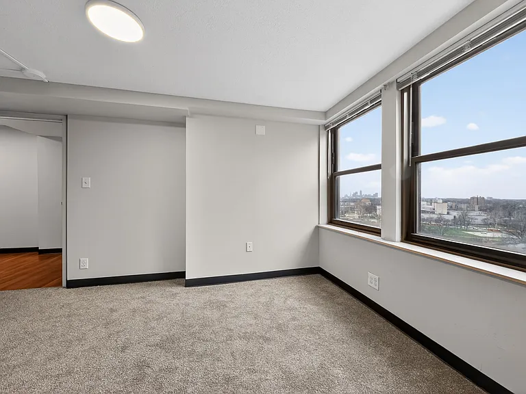Commodore Place — Photo 11