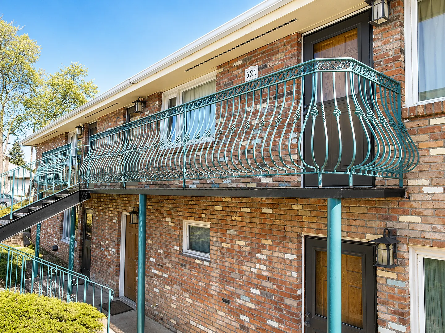 Bellano Apartments - 621 3rd St — Photo 3