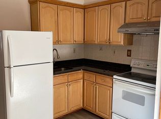335 N 10th St #2B, Philadelphia, PA 19107