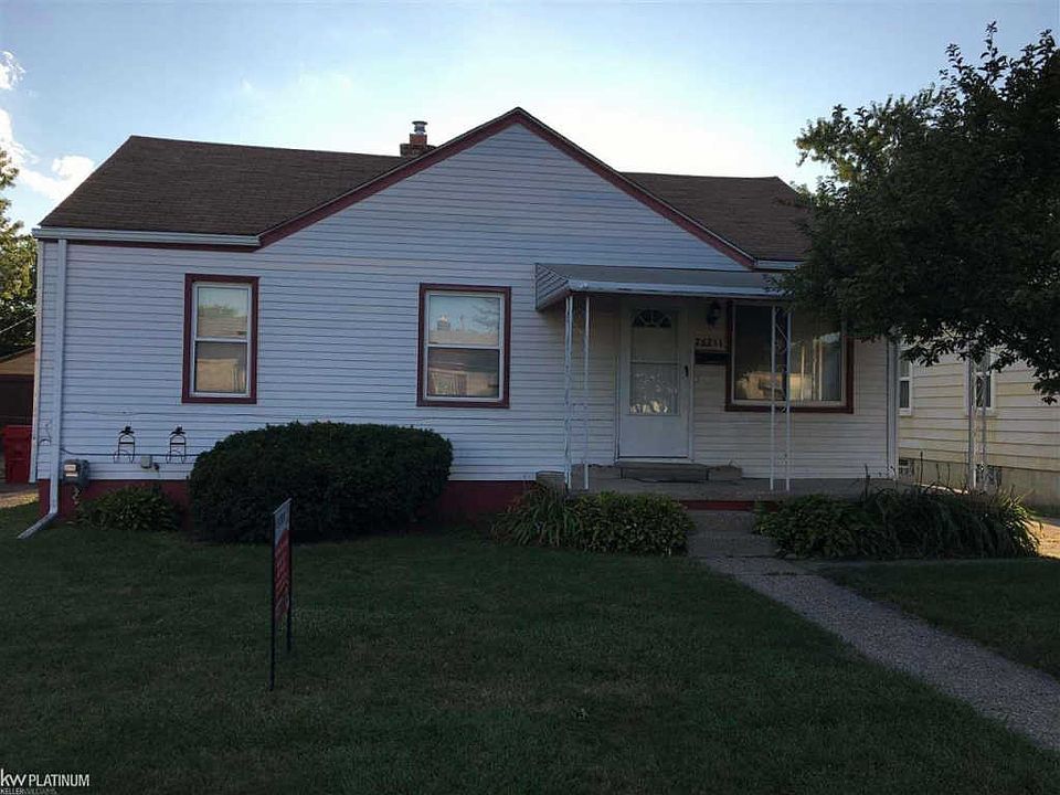 1st image of 26211 Blumfield St