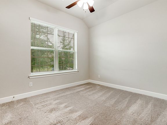 5th image of 2424 Preakness Pl