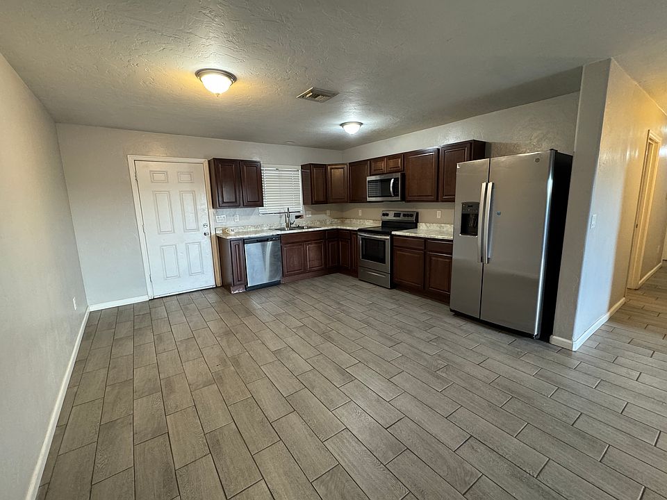 2nd image of 1308 W El Rio Dr Unit 2