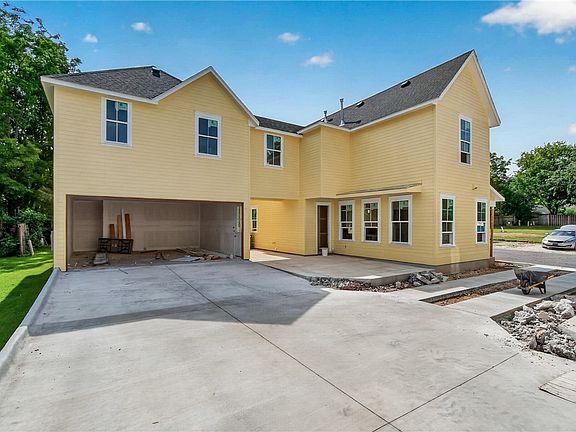 2nd image of 2768 E Black Walnut Cir