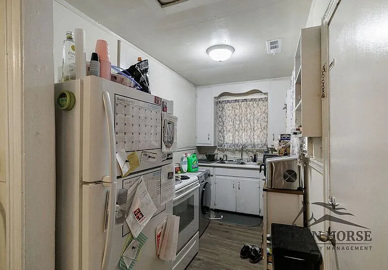 99 Hollie St — Photo 10