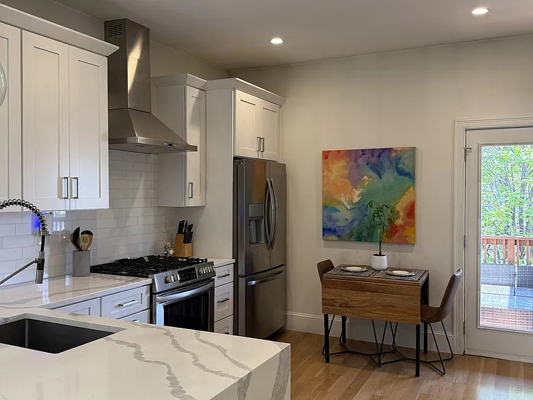 3231 Washington St #3 — Photo 5