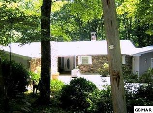 1456 Laurel Rd, Gatlinburg, TN 37738