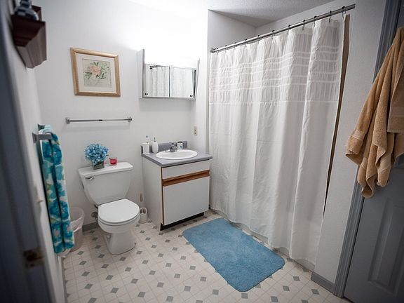 4th image of 2001 Keokuk St APT 1