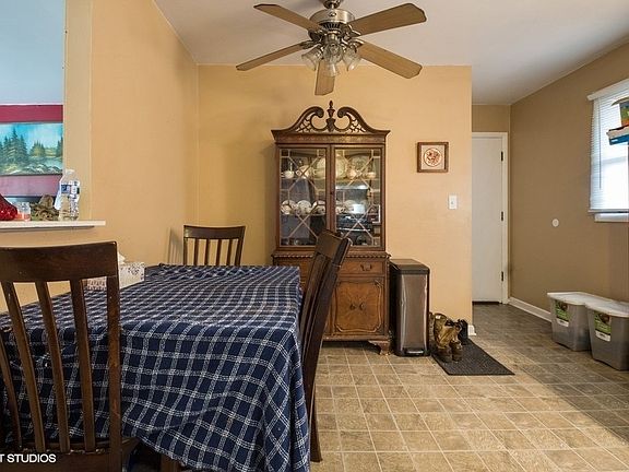 4th image of 938 Crystal Dr