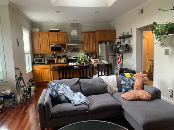109 5th St, Cambridge, MA 02141