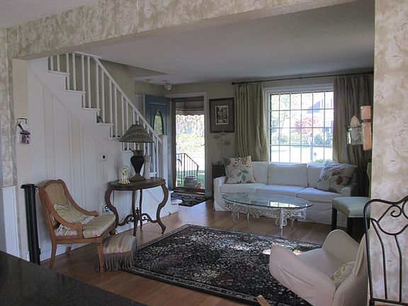 3rd image of 28 Clairmont Ave