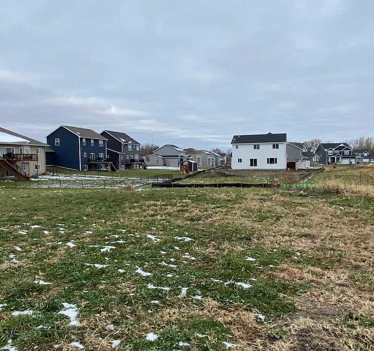 1st image of 20984 Peony Ln