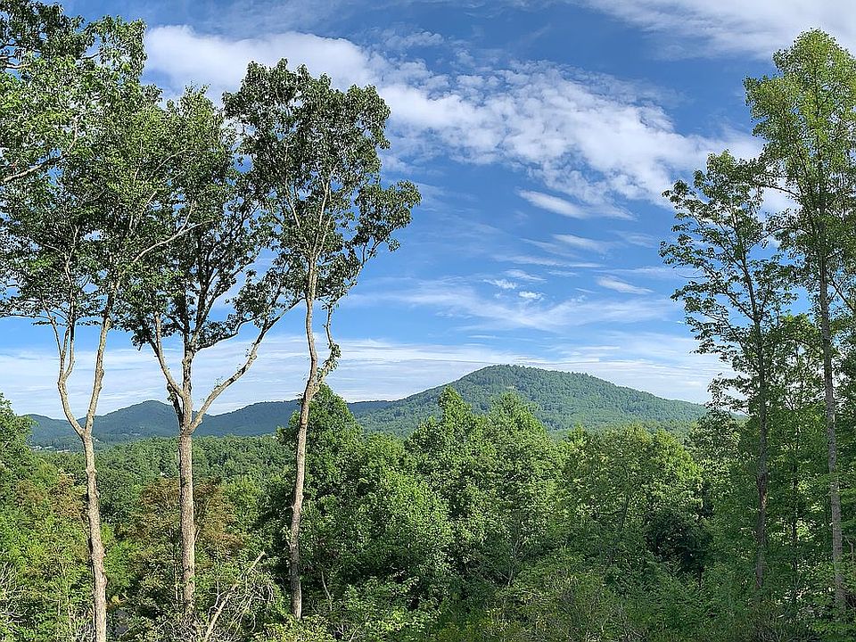 2nd image of 209 Secluded Hills Ln