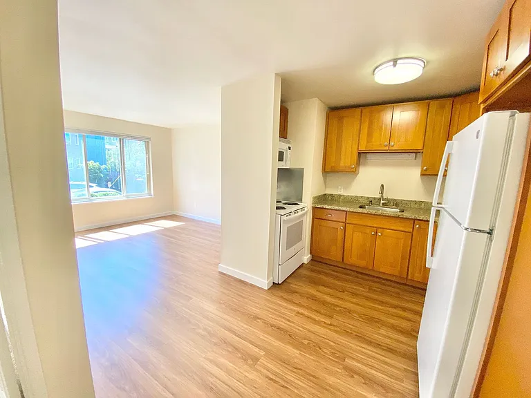 Summit Apartments — Photo 8