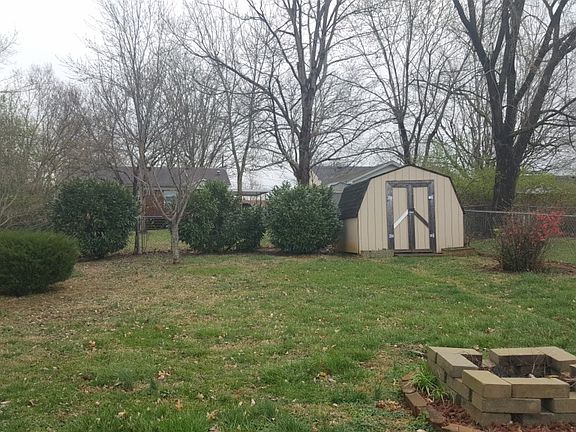 2nd image of 1710 Hogle Dr