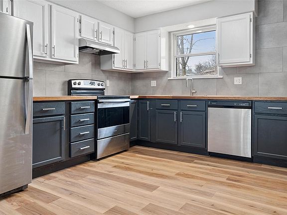 2nd image of 1604 Mulberry St