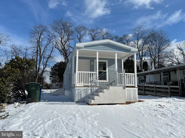 365 Pleasant View Dr Trailer 24, Etters, PA 17319