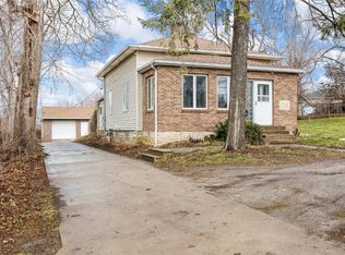 1560 Mount Vernon Rd SE, Cedar Rapids, IA 52403