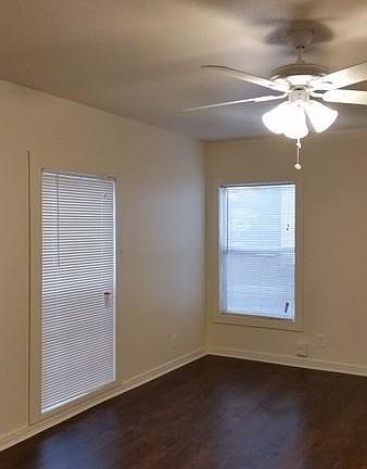 3rd image of 3532 Cedar Lake Dr