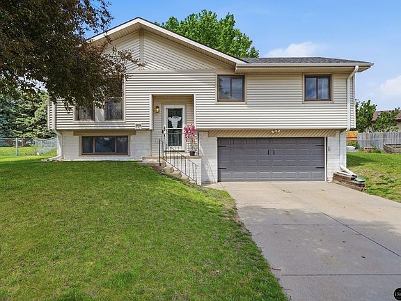 2nd image of 6130 W Beal Cir