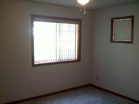 5th image of 528 N Dubuque St #11