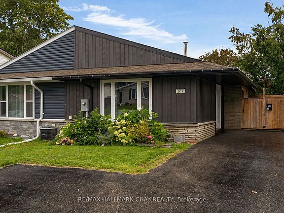 2nd image of 109 Daphne Cres