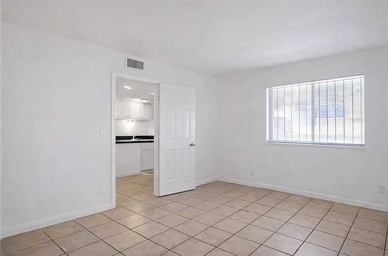 2339 Webster St #2 — Photo 4