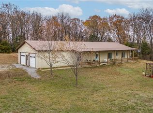 2308 Crawford St, Gentry, AR 72734