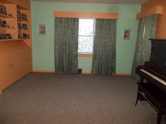 Living Rm looking north