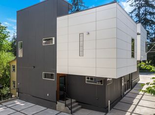 2810 SW Genesee St #B, Seattle, WA 98126