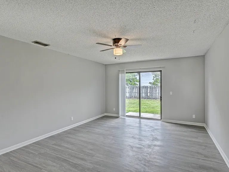 9186 Roan Ln — Photo 13