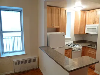 Rented by Siderow Residential Group