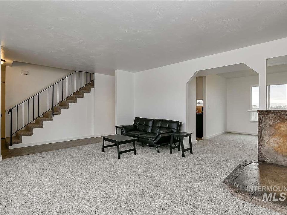 1st image of 9641 Hoff Dr