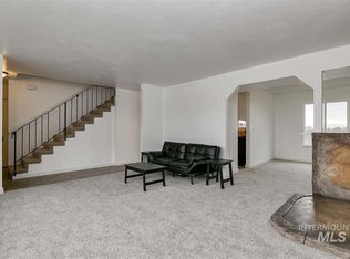 9641 Hoff Dr, Garden City, ID 83714