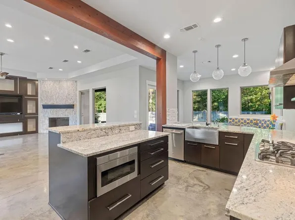 210 Mission Hills Dr, Lufkin, TX 75901