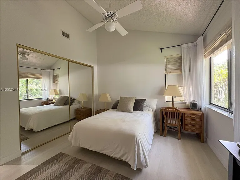2538 Windsor Way Ct — Photo 10