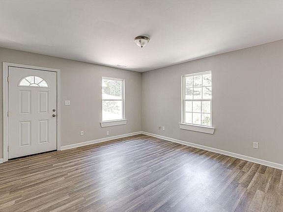 5th image of 108 S Seminole Dr