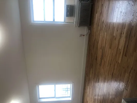 Rented by Arena Real Estate | media 18