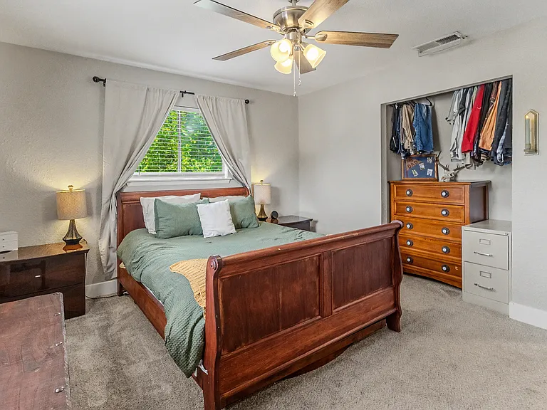 2202 W Mistletoe Ave #2200 — Photo 2