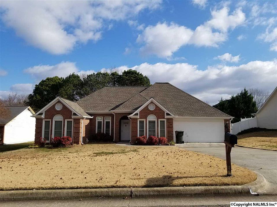 1st image of 102 Sleepy Hollow Ln