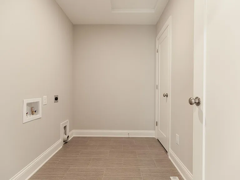 1703 Southpoint Ln — Photo 36