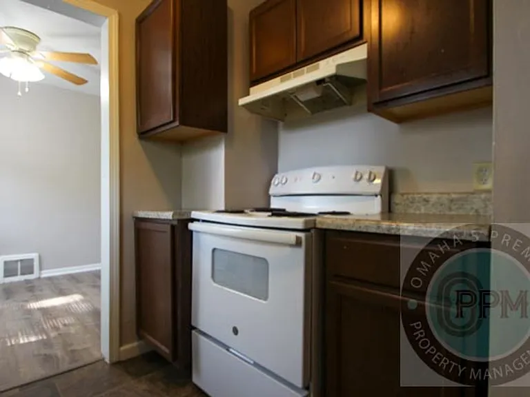 2409 Washington St — Photo 10