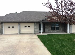 2717 Newtowne Dr, Central City, NE 68826