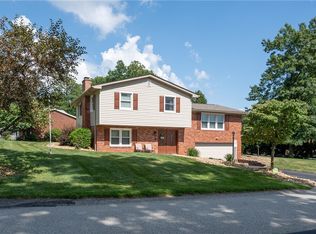 1020 Mountain View Dr, Greensburg, PA 15601