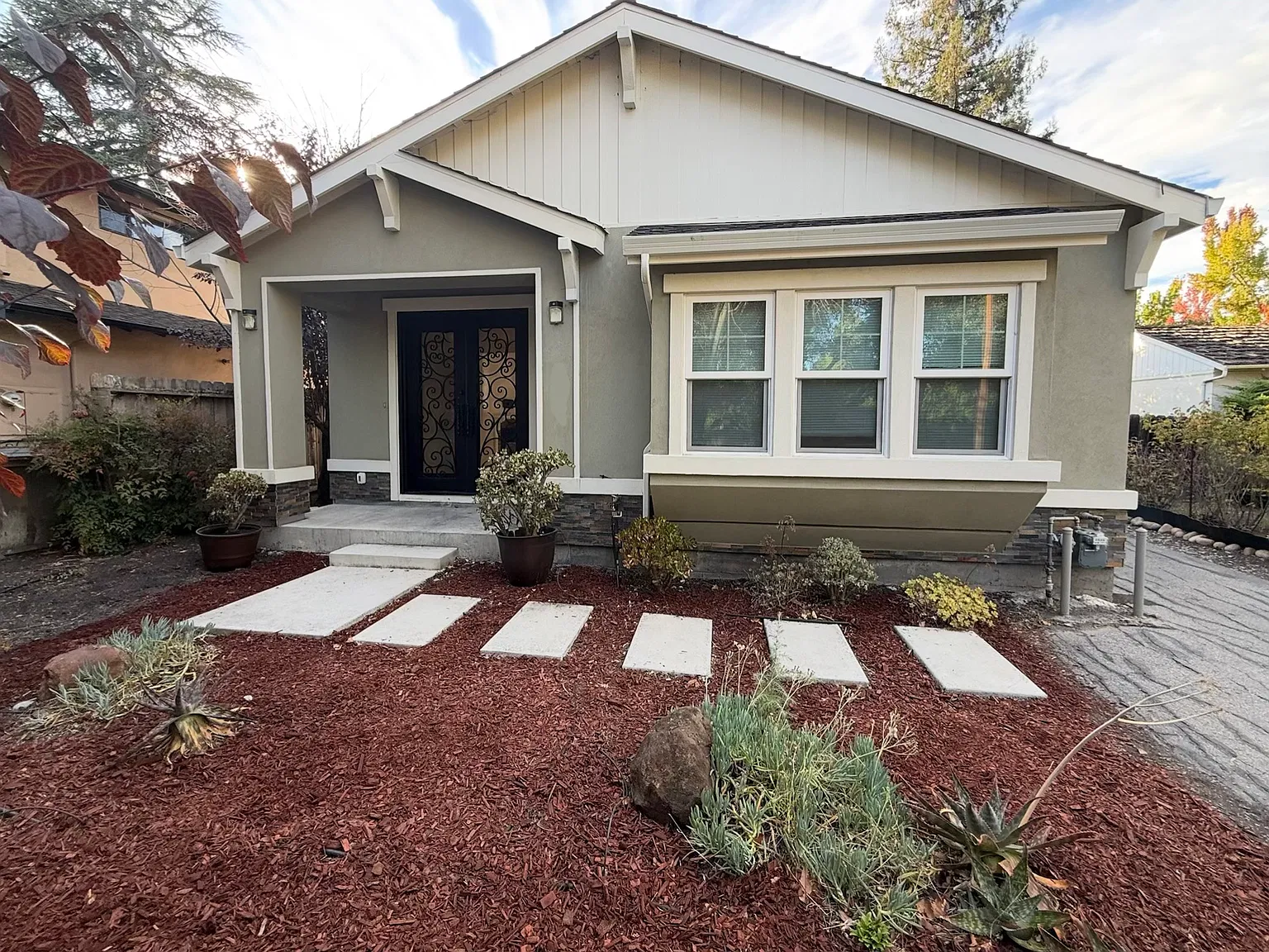 609 Oregon Ave — Photo 1